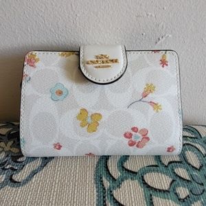 Coach wallet NWT